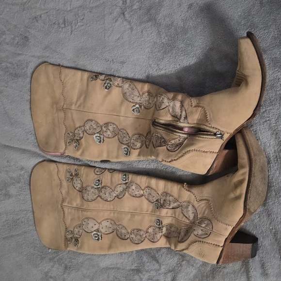 Junk Gypsy Stylish Tan Embellished Women's Boots Size 9 - Picture 1 of 1